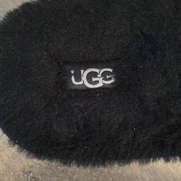 Ugg Slides - Picture 2 of 4